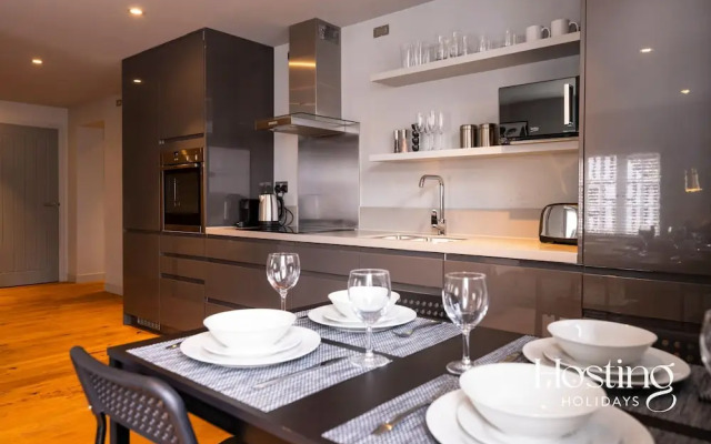 Modern Luxury Apartment In The Heart of Henley