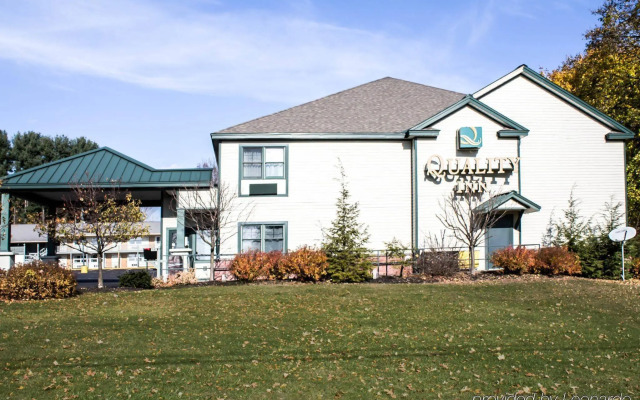Econo Lodge Glens Falls / Lake George