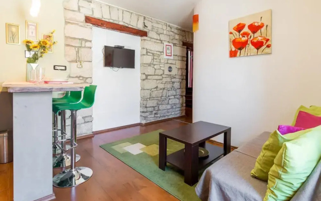 Dante Square Apartment