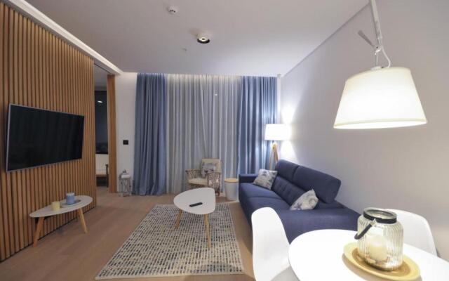 Leona Residences Apartment