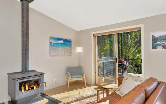 A 7 minute stroll to Greenfield Beach and White Sands Walk – Guest Rooms – Vincentia