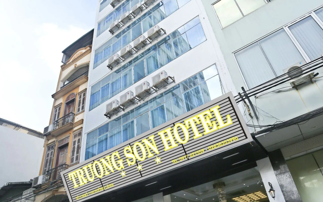 OYO 417 Truong Son Hotel
