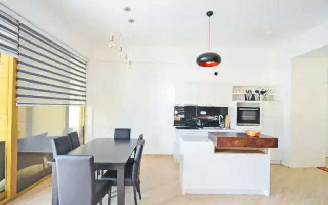 Sea Breeze Lux Apartments