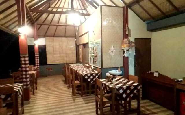 Aris Homestay and Warung Made