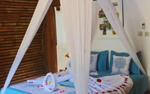 Lagoona Beach Bungalows – Guest Rooms – Batukaras