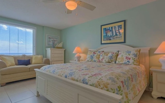 Castaways by Meyer Vacation Rentals
