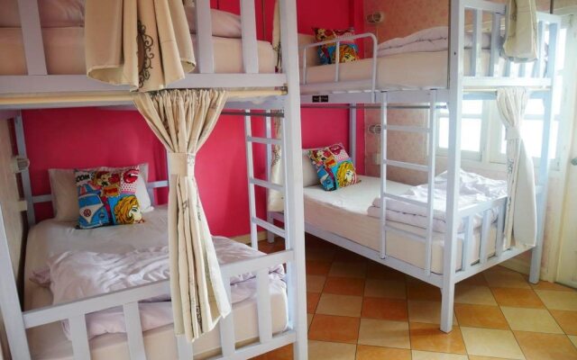 Finlay House - Hostel