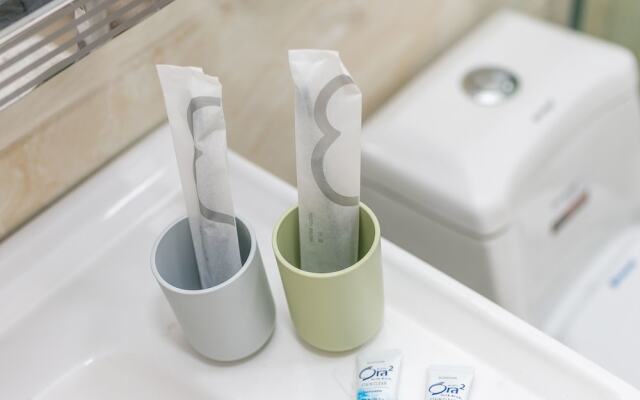 Locals Boutique Apartment Huafa Plaza 23