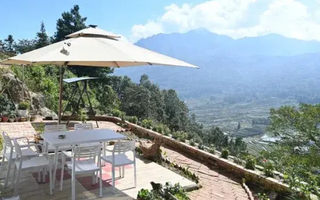 Yuanyang Liuyunge Chinese Inn (Duoyishu Scenic Area)