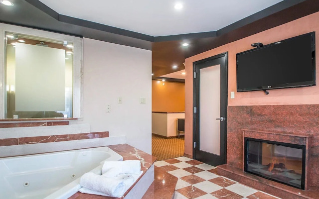 Clarion Inn Elmhurst - Oakbrook