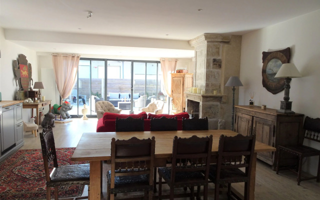 Comfortable Holiday Home 50 m From the sea