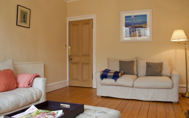 Spacious 1 Bedroom Stockbridge Flat