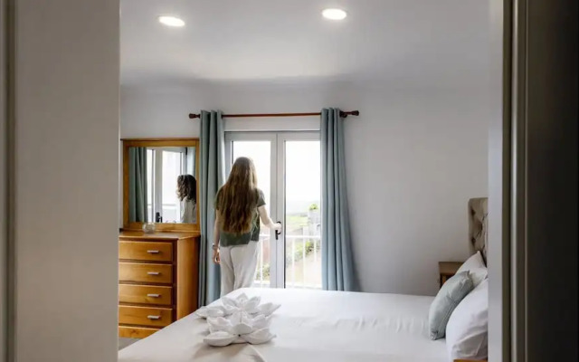 Sunset Pool House T2