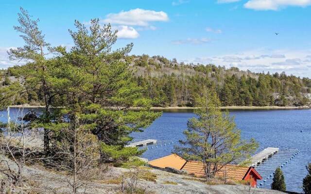 6 Person Holiday Home in Strömstad