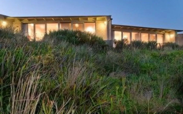 Hearn's Beachside Villa 4