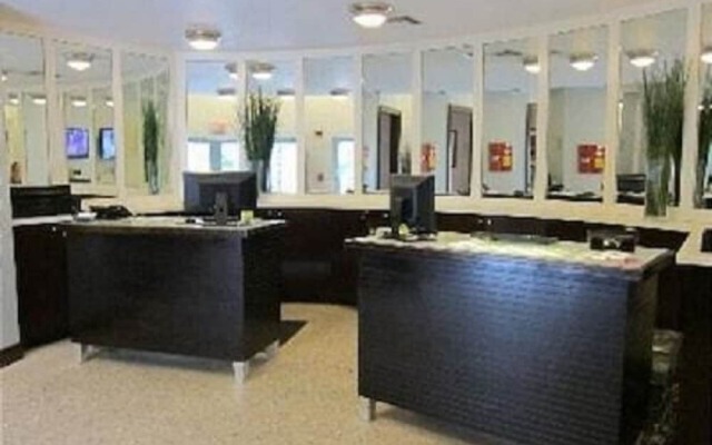 Strand Ocean Drive Suites