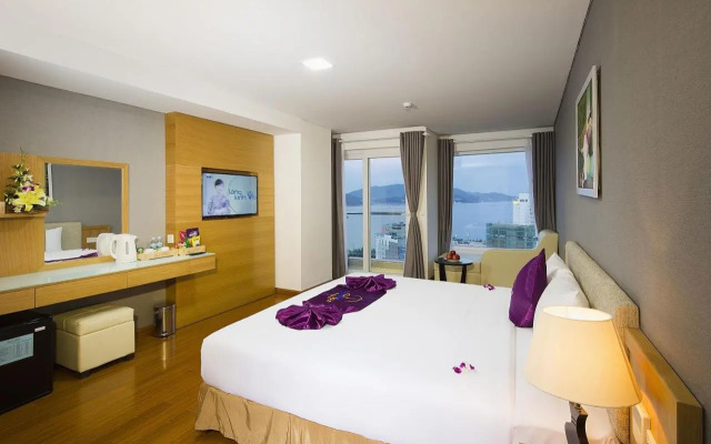 Dendro Gold Apartment