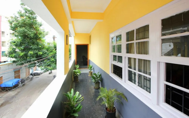 2006 Apartment Begumpet