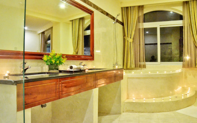 Boulevard Hotel