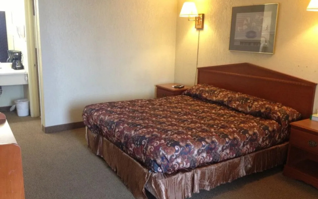 Woodridge Inn and Suites