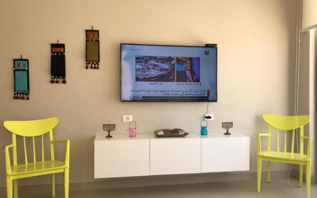 Luxurious 3br Lakefront Town-House (Tawila)