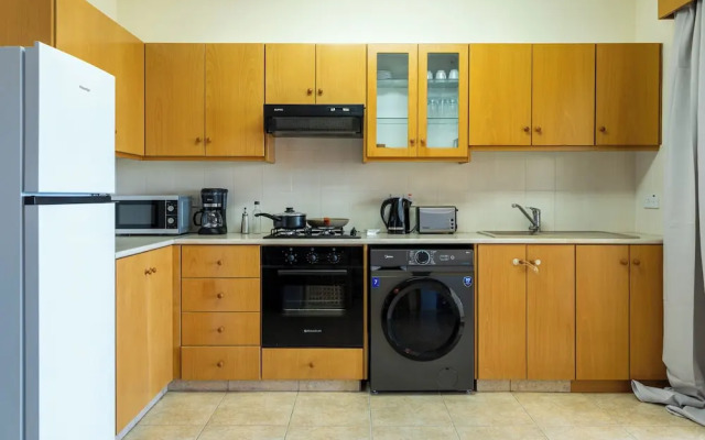 Bayview 2-BR Apartment in Larnaca