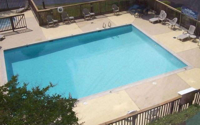 Country Inn & Suites by Radisson, Williamsburg East (Busch Gardens), VA