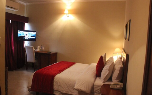 Carlson Hotel