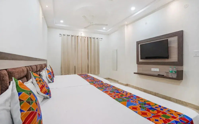 Fabhotel Shri Giriraj Ji Dham