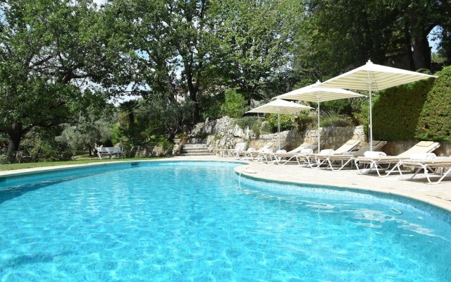 Charming Villa In Callas With Private Swimming Pool