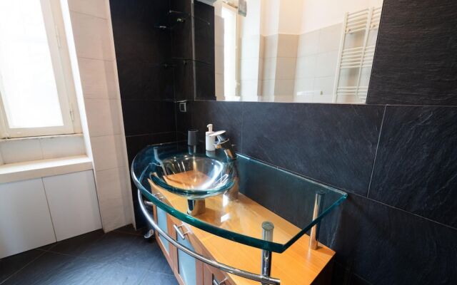 Casa Aosta in Rome With 1 Bedrooms and 1 Bathrooms