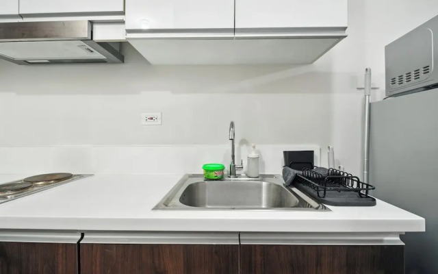 Room-sleek Studio With City Views on the