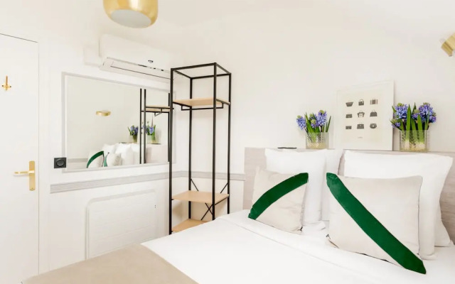 Merveil Luxury Suites - Royale - Saint Honore view