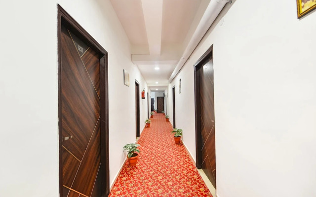 Fabhotel Silver Stone