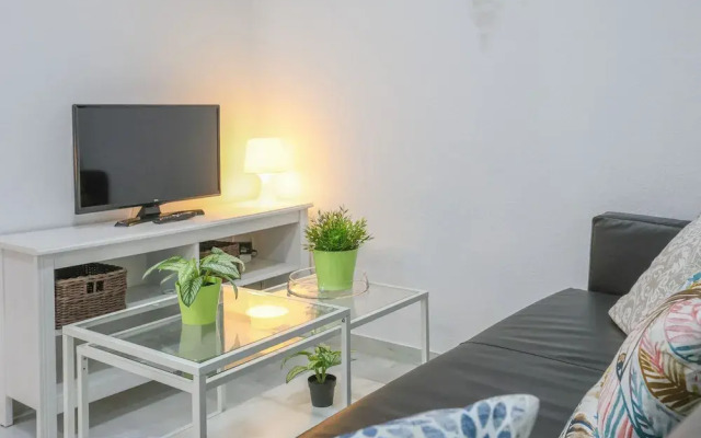 Divina in Sevilla With 1 Bedrooms and 1 Bathrooms