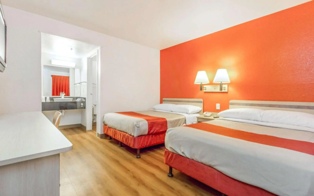 Motel 6 Phoenix, AZ - West