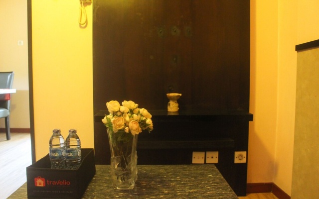 Warm 1Br Apartment (No Kitchen) At Marbella Suites Dago Pakar Bandung – Guest Rooms – Bandung