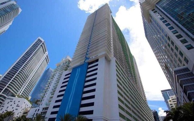 The Club At Brickell Bay