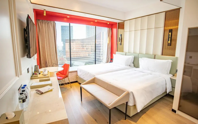 YOHO Resorts World Hotel