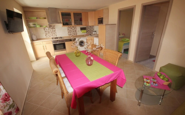 Apartment Rustica With 2 Bedrooms