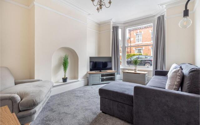 Beautiful 4 Bed House Worcester City Centre