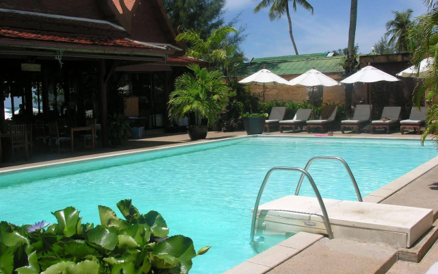 White House Beach Resort And Spa