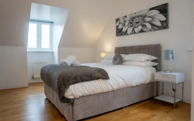 Host Stay Oriel Close