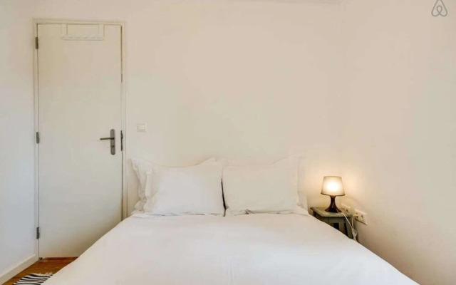 Charming, Light-filled Loft Apartment in Alfama