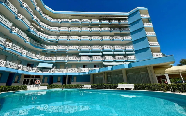 Apartment in Caorle Near Beach & Pool