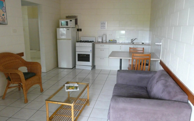 Oasis Inn Cairns