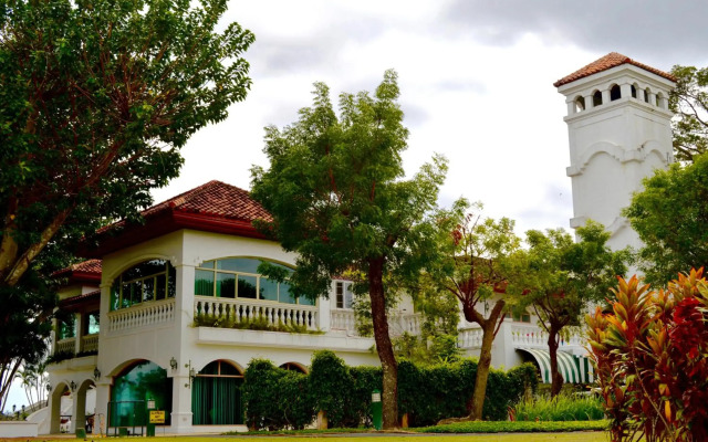 Luisita Central Park Hotel