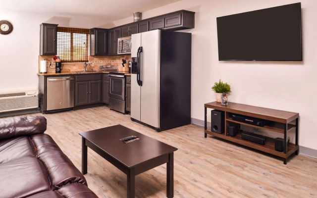 Quality Inn & Suites Beaumont