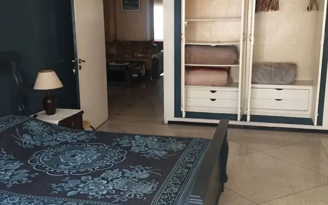 Room-property Located in a Quiet Area cl