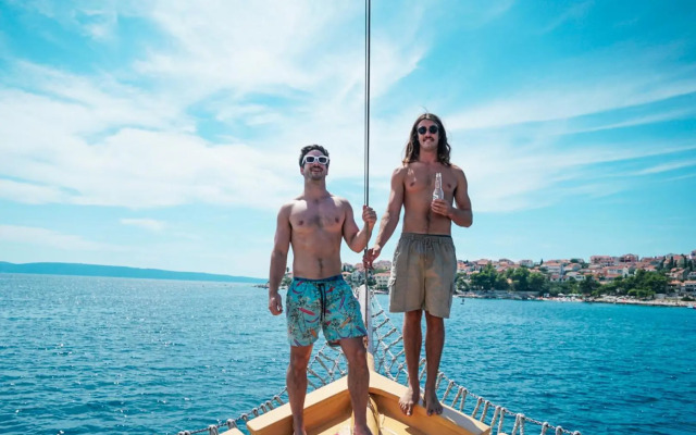 Rhythm Floating Hostel - Zadar